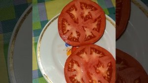 Томат ЛИХАЧ ВИЛС в разрезе. Коллекционный сорт.