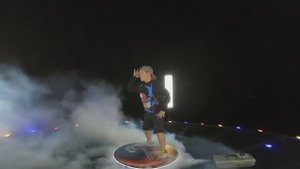 Даниэль круто танцует, в круге на 360 , Сочи.