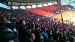 А в голове один мотив ОПЯТЬ СОСЕТ ЛОКОМОТИВ!