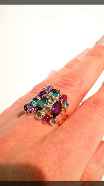 Кольцо"Adelle"голубой топаз London и Sku blue,аметист,цирконы,золото 585 смотреть онлайн