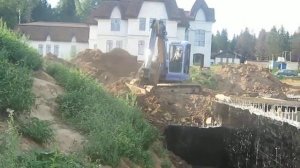 Обратная засыпка.  Экскаватор Komatsu PC-75