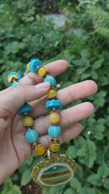 Лето прошло, а морской кулон тут! Тонированный агат, халцедон, турквенит. В наличии колье и серьги смотреть онлайн