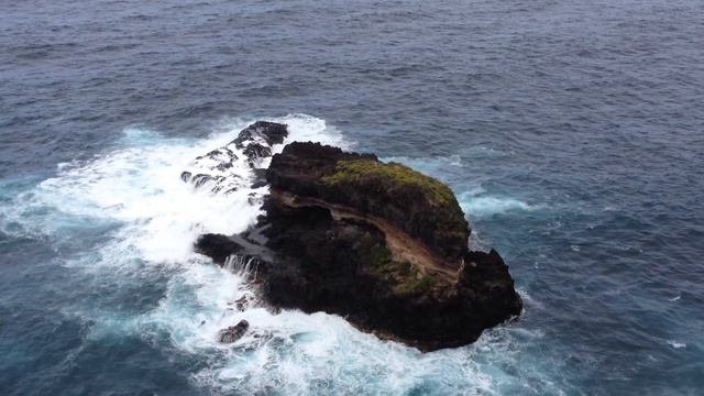 Brandung am Felsen vor Santa Ursula смотреть онлайн