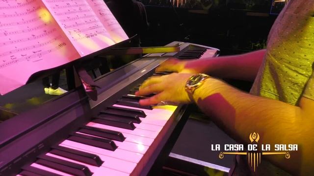 Mix Eddie Santiago - Renzo Padilla - La casa de la Salsa - 28/08/2021 смотреть онлайн