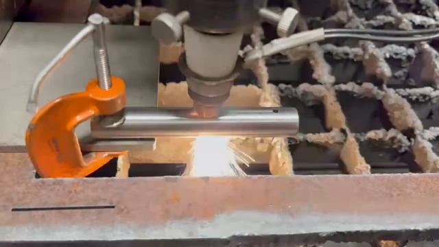 Відновлення поламаної деталі лентогибочного верстата смотреть онлайн