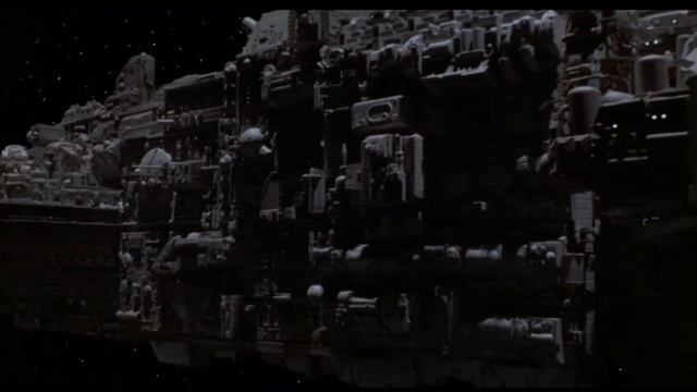 🎬01➤Холодный космос и очень длинный корабль...