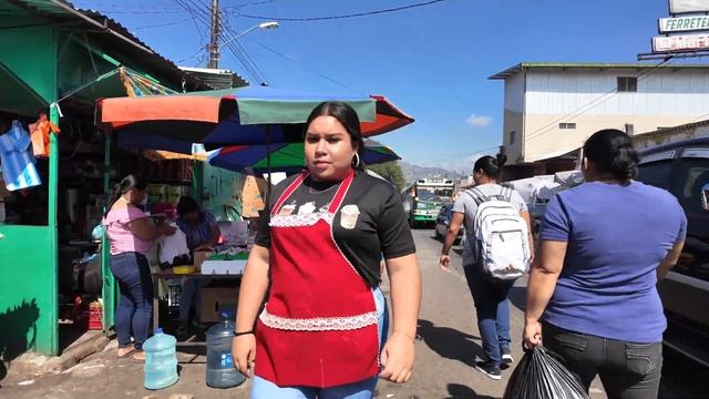 BUSY MARKET IN EL SALVADOR EL MERCADO COLON DE SANTA ANA 2024 смотреть онлайн