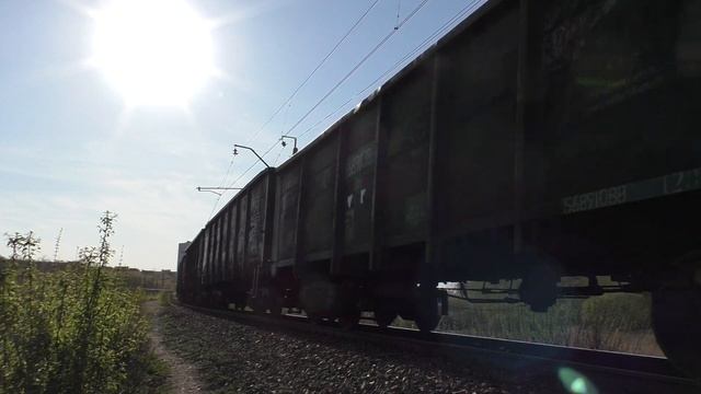 2ЭС6-003 Синара с перегоняемым ТГМ6А-1365 и грузовым поездом