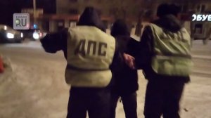 Буйного нарушителя порядка долго не могли скрутить полицейские