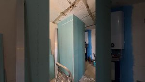 Санузел : перегородка из гипсокартона на усиленном каркасе.