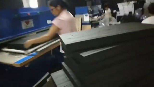 Thick foam cutting machine 60 tons смотреть онлайн