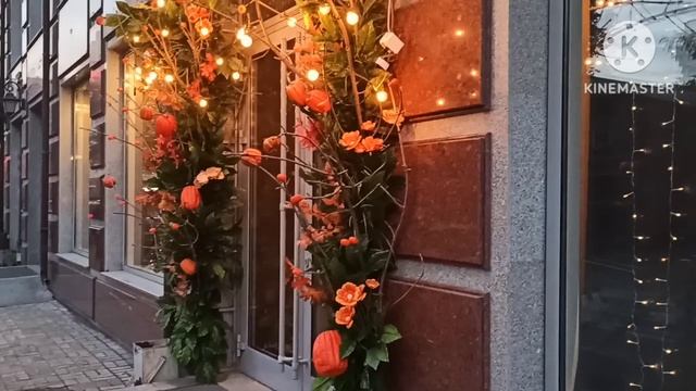 ЛораUSA.Шлите ее родителям посылки и она вам отдаст за них деньги.Если родителям понра.А если нет? смотреть онлайн