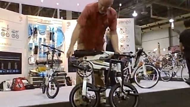 How to fold & unfold the Jango Flik folding bike смотреть онлайн