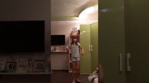 Танца под песню  группы ABBA