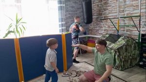 Учим ребенка отжиманию,отработка ударов,борьба