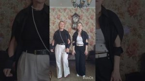 Света и Лена, танцуют под песню В. Преснякова " Странная" , тусим.
