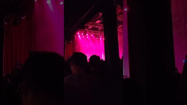 Neon - One OK Rock (Live) смотреть онлайн