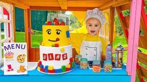 Влад и Ники. Крис играет в детском кафе и кормит животных! Видео для детей.