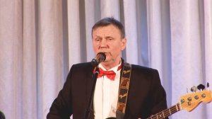 Трио Всреча Воин бреется