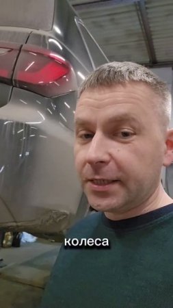 Видно на видео, как от крена колеса суппорт терся о тормозной диск. Еще бы чуть-чуть и колесо легло