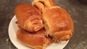 Слойки из слоёного дрожжевого теста с творогом и курагой!👍😋