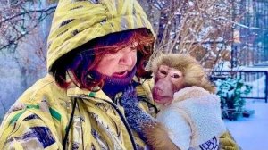 Люська УБЕЖАЛА БОСИКОМ по снегу, прямиком к своему ЛЕТНЕМУ ВОЛЬЕРУ