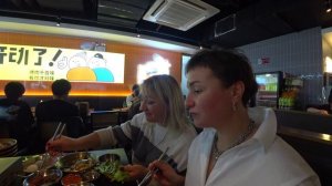 МАША В ШОКЕ ОТ ГУАНЧЖОУ | ЕДА, ПРОГУЛКА И РАЗБОРКИ В СТИЛЕ ШАОЛИНЬ #laowai