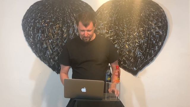 Versace blue jeans and red jeans смотреть онлайн