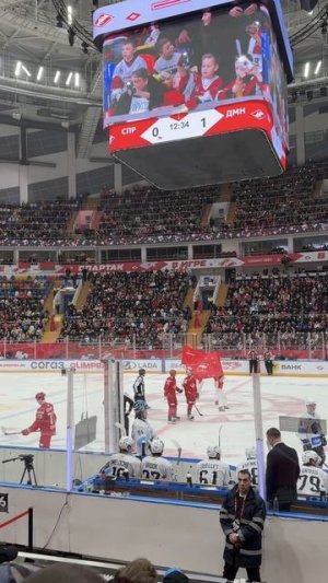 📍 Первый раз на профессиональном хоккее! 🏒🔥