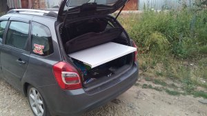 Выдвижной столик в багажник универсала Лада Калина 2