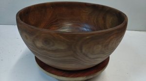 Глубокая чаша из вяза