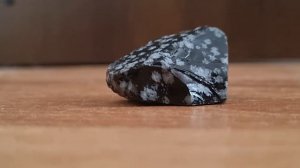 Обзор камней № 2. Снежный обсидиан