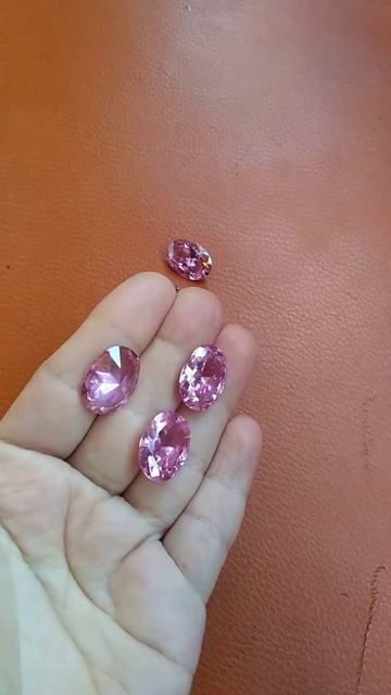 Фианиты розовые. Как вариант вставки. смотреть онлайн