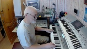 На твоей стороне.Мелодия из одноименного сериала.Кавер