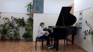 Русакова Карина, 10 лет. МБУДО "Отрадненская ДШИ", Ленинградская область С. Борткевич "На санках"
