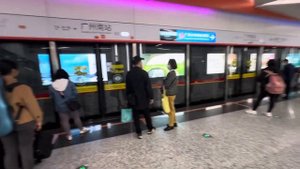 Самый длинный переход в метро Гуанчжоу