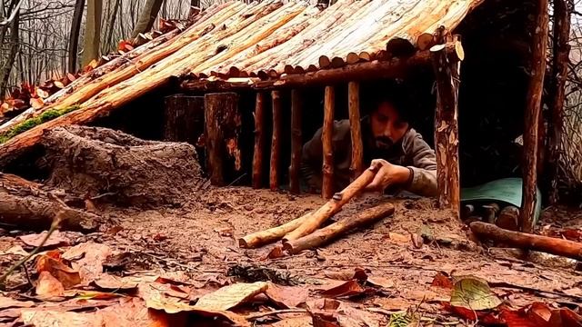 ХАКАН   CAMPING In RAIN and SNOW - Building Warm BUSHCRAFT SHELTER with FIREPLACE