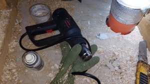 Продолжаю строительные работы в феврале. Утепление потолка опилками. И другие работы.