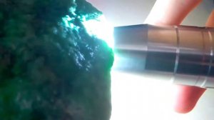 Жадеит с прожилками Империала