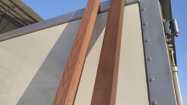 Интерьерная рейка из ДПК и термоясеня лучше чем МДФ смотреть онлайн