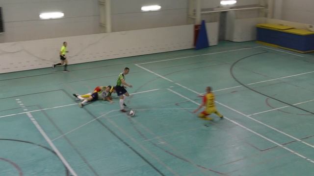 Трое на вратаря