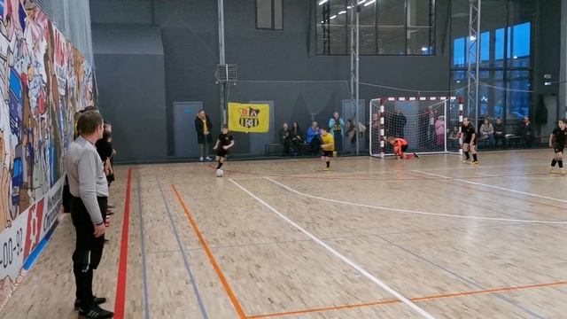 Янтарь 2010. Турнир Пушкин Кап. Янтарь-Бомбардир 2:0 (19.03.2023г.) смотреть онлайн