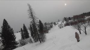 Тайга. Никого. Часовня.