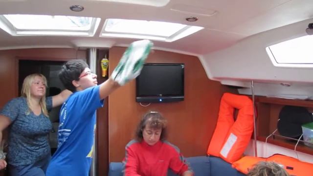 Мухи 2 смотреть онлайн