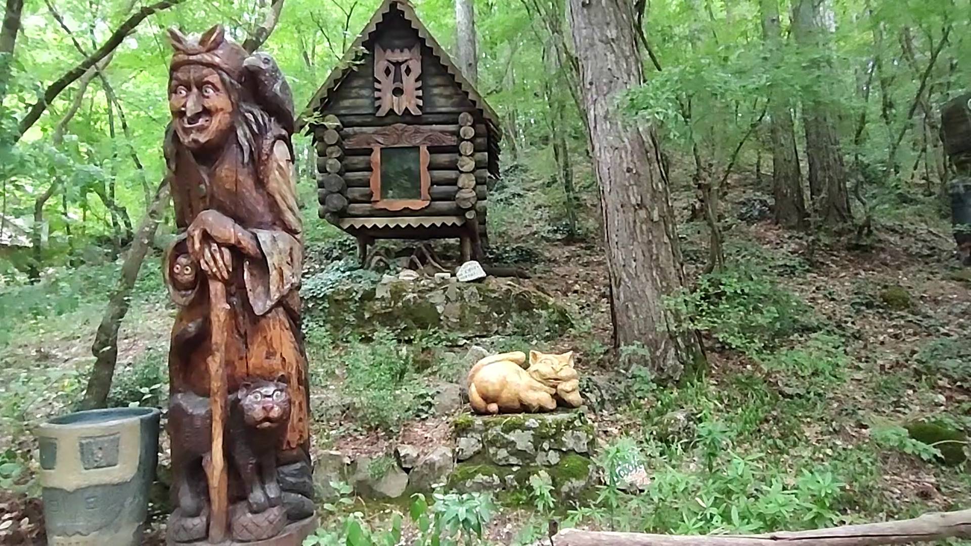 Поляна сказок - сказочное место недалеко от Ялты.