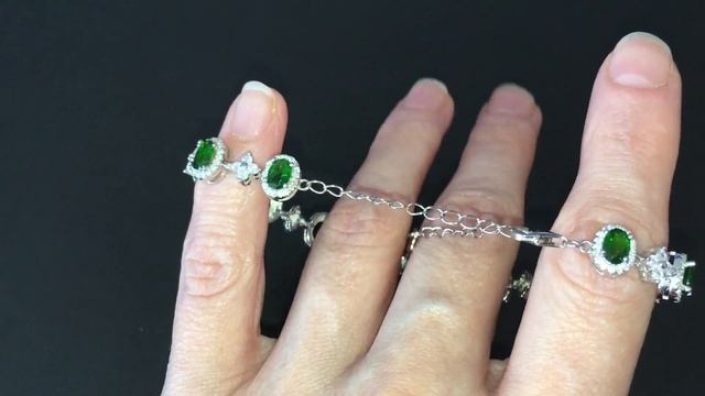 Серебряный браслет с хромдиопсидом