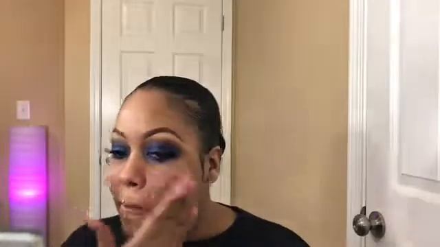 HIGH FASHION BLUE SMOKEY EYE смотреть онлайн