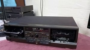 На 2-х кассетных деках Technics, не разбирая их, почистить тонвалы и ролики