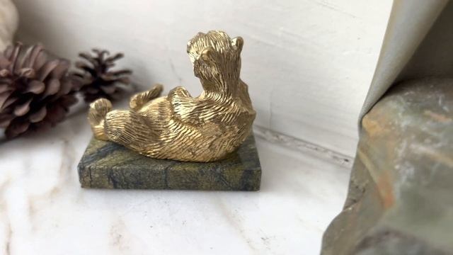 Статуэтка "Золотой медведь" из бронзы и змеевика смотреть онлайн