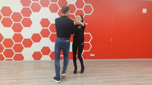 МИНИ КУРС по Сальсе (средний уровень) от Дмитрия Лунёва смотреть онлайн